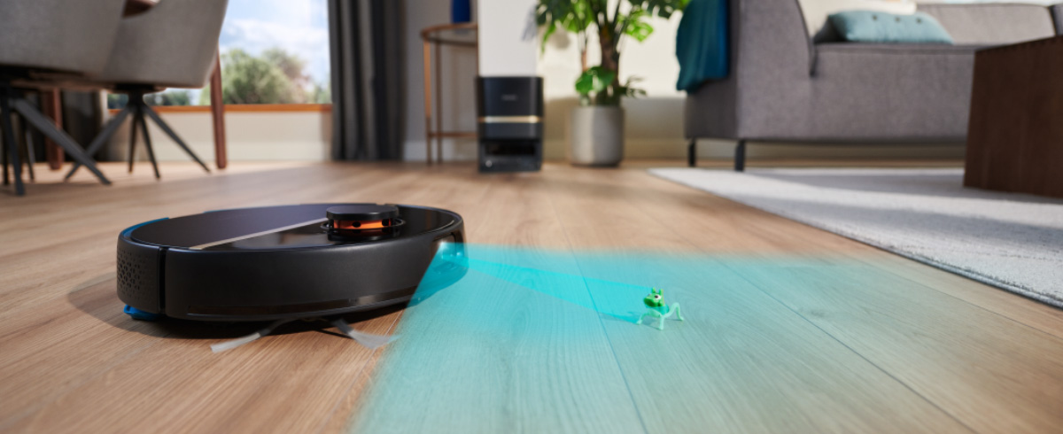 Vacuum robot controlling